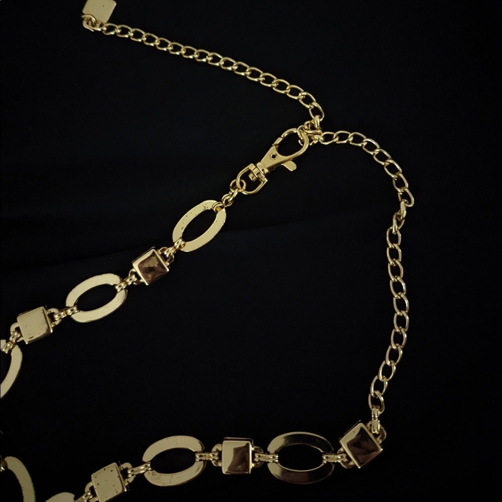Classy Gold Link Chain - Picture 2 of 2